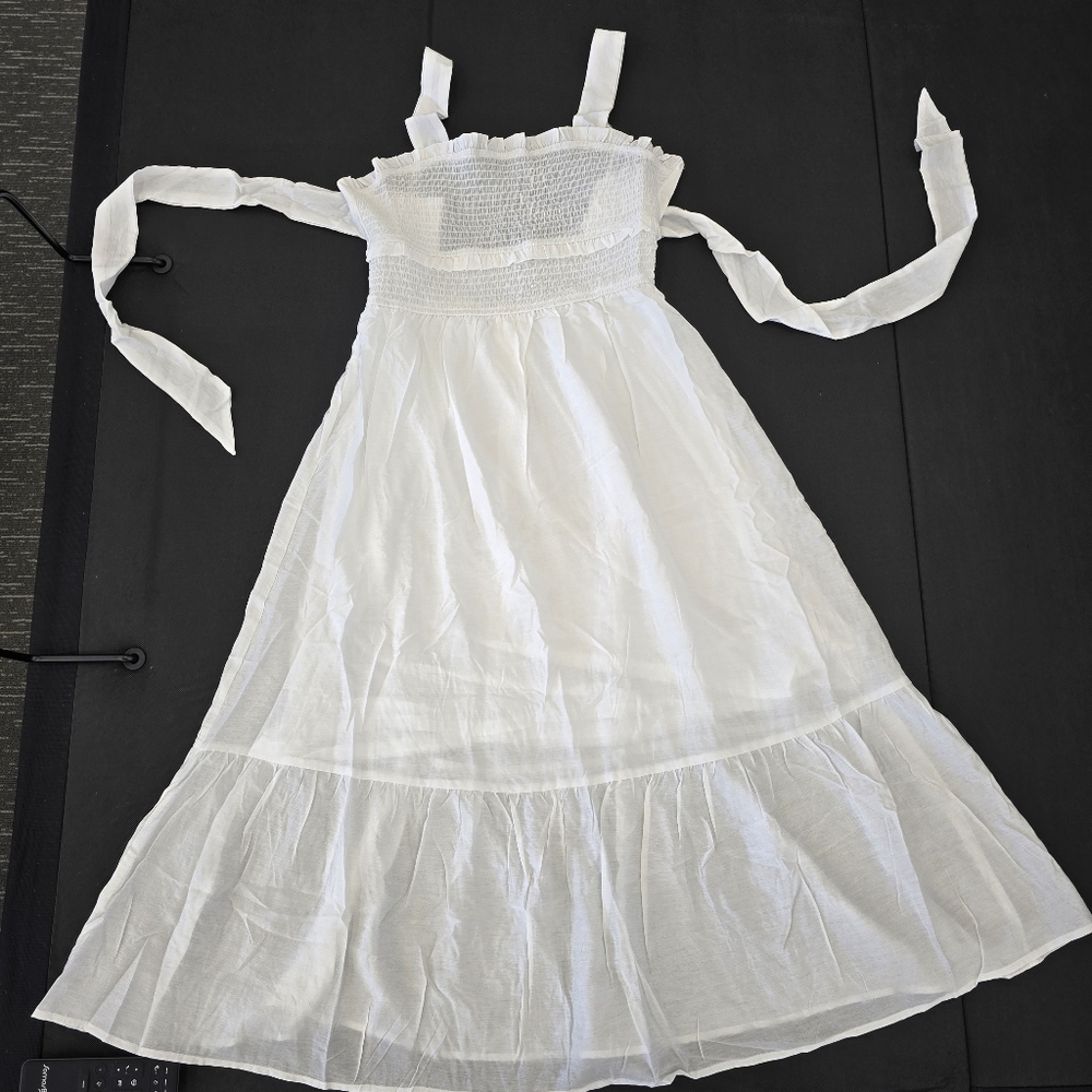 By The River Women's White Sleeveless Smocked Bodice W Bow Tie Back Midi Dress L